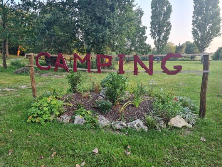 Camping De La Reuille Flere-la-Riviere Exterior foto