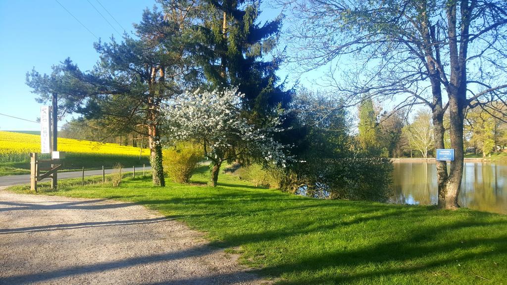 Camping De La Reuille Flere-la-Riviere Exterior foto