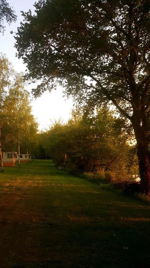 Camping De La Reuille Flere-la-Riviere Exterior foto